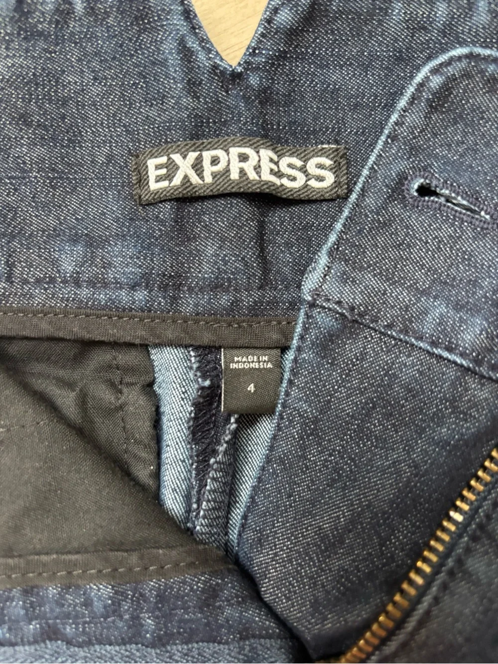 Express Women's Dark Blue Denim Shorts - Picture 6 of 6
